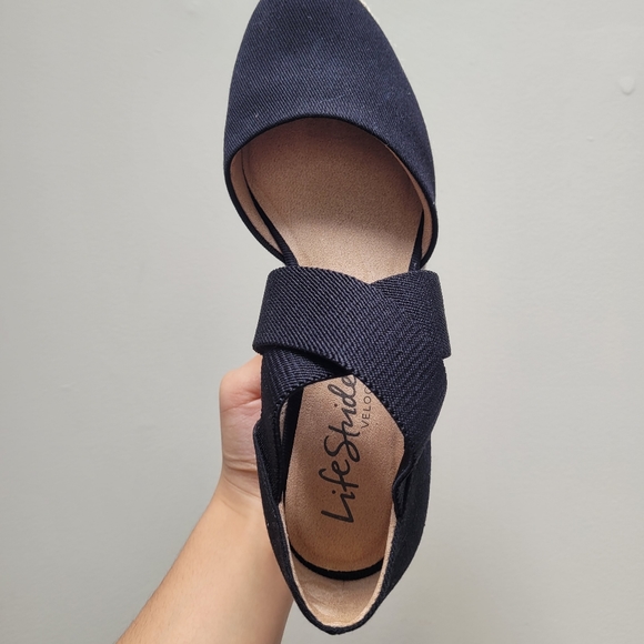 LifeStride Black Wedge Sandal Women's US - Picture 4 of 7